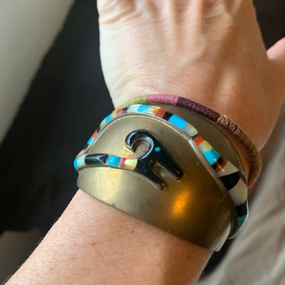 Vintage Zuni inlay ram 🐏 copper cuff, turquoise coral mother of pearl & onyx - Picture 8 of 10